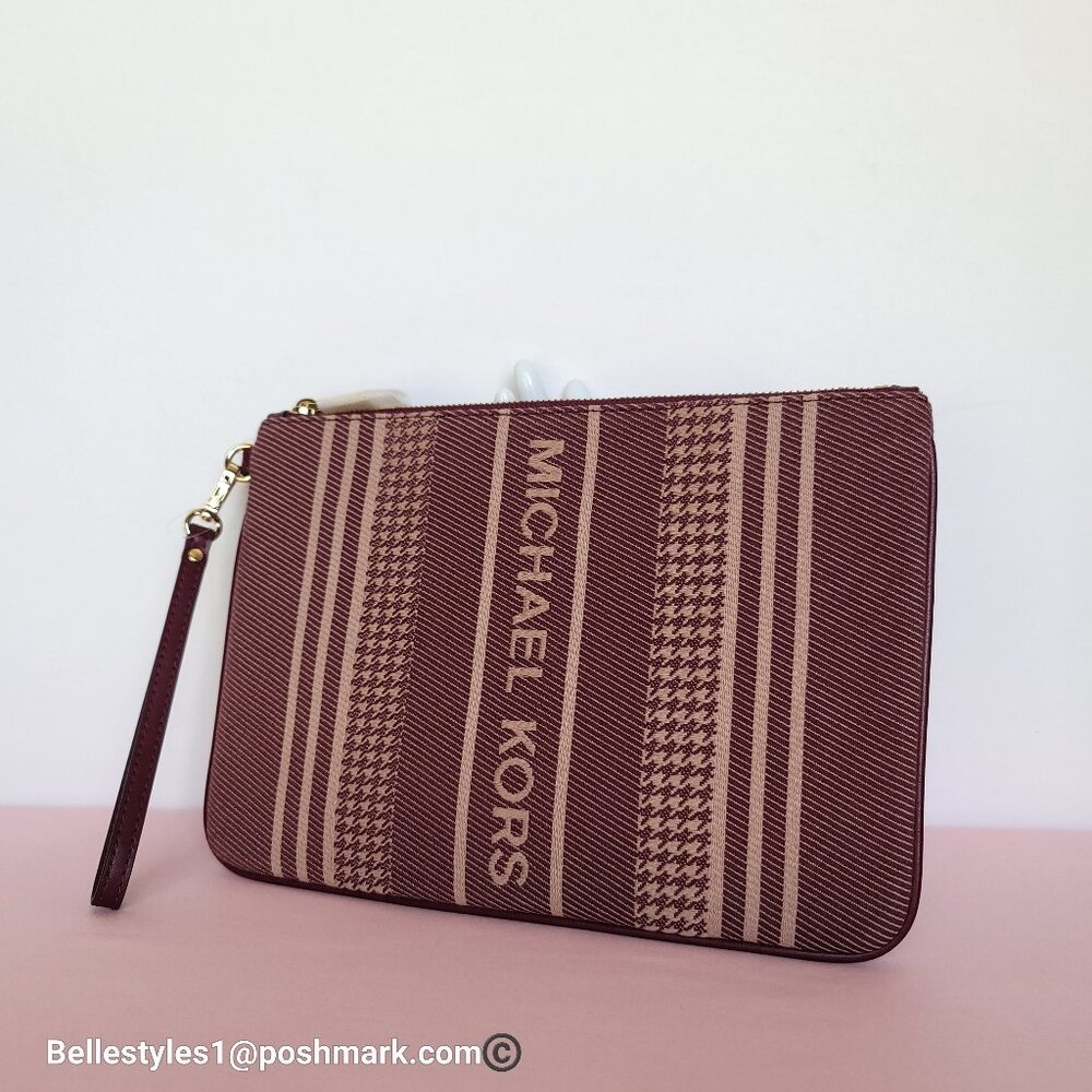 MICHAEL KORS Jet Set Signature Jacquard Large Zip Pouch Wristlet- Dark Berry ⭐ - Picture 4 of 16